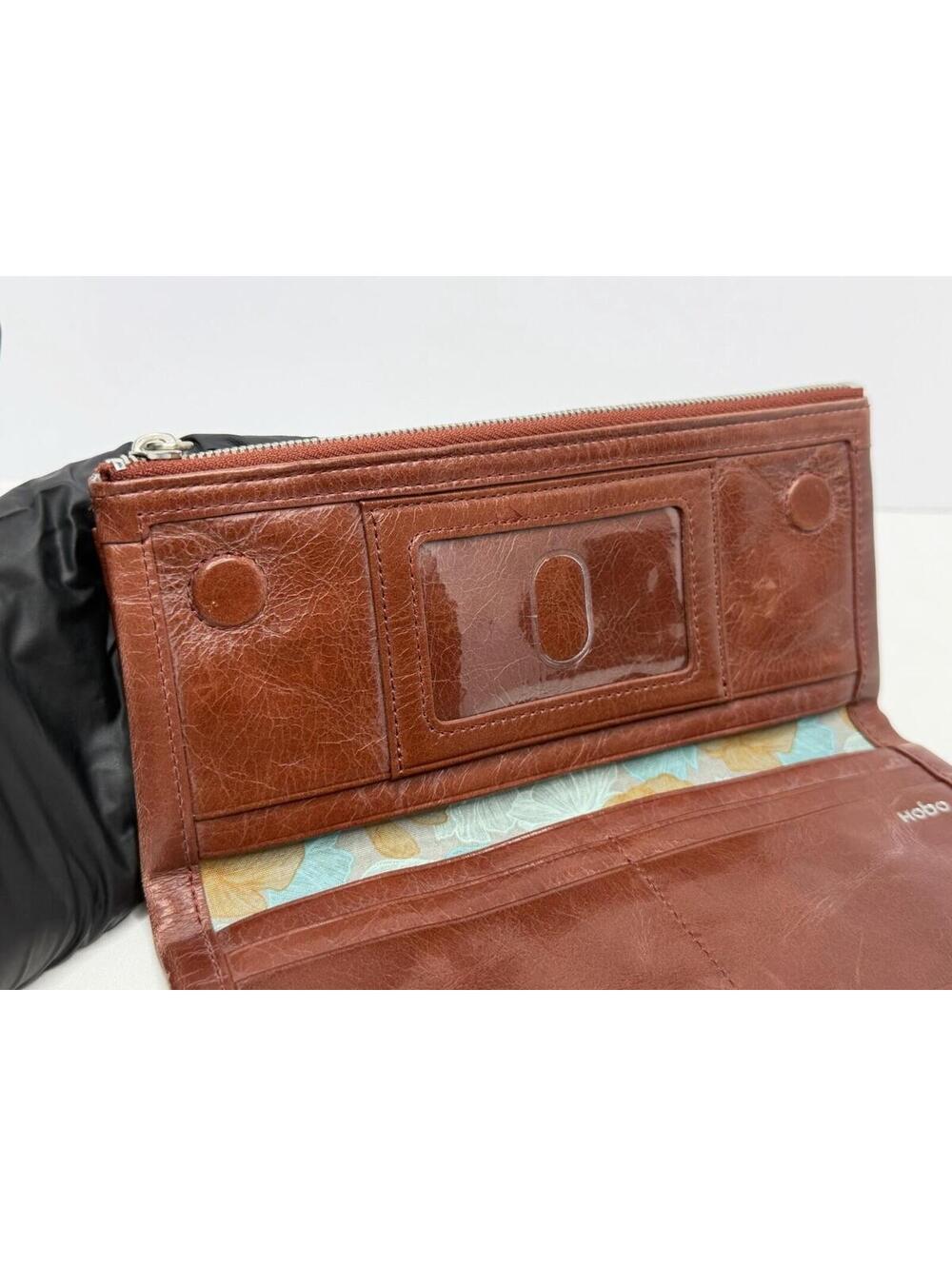 HOBO International TAYLOR Burgundy Leather Magnetic Bi-Fold Clutch Wallet P144 - Picture 2 of 15